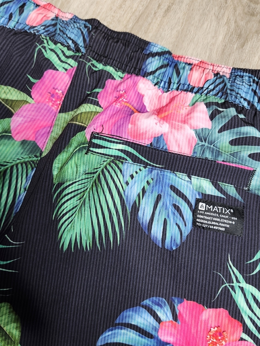 Matix Board Shorts Mens Medium Swim Trunks Unlined Pockets Beach Surf 7" Inseam - Picture 4 of 6
